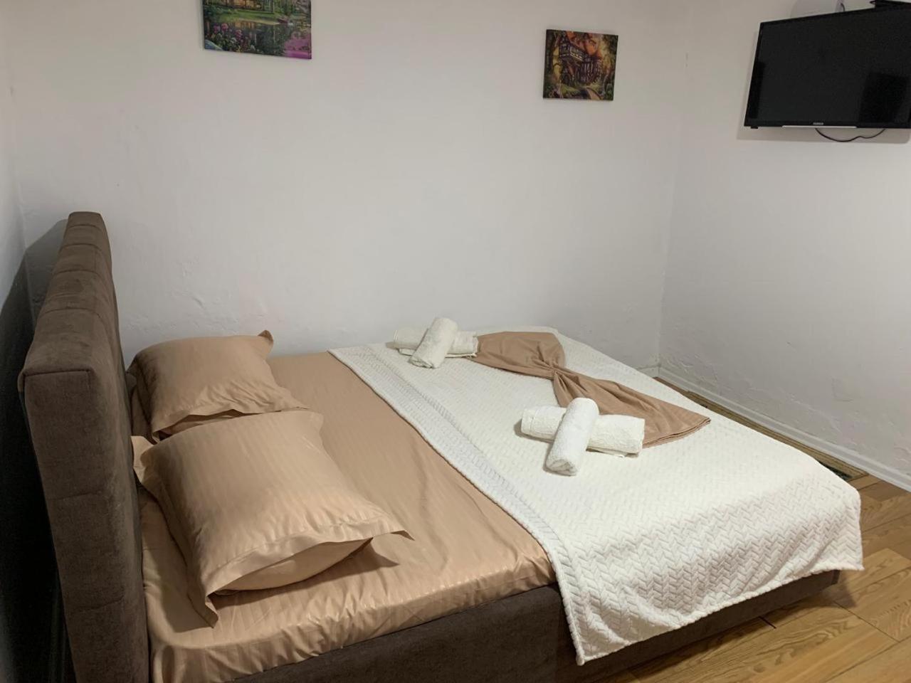 Guesthouse N&B Берат Екстериор снимка