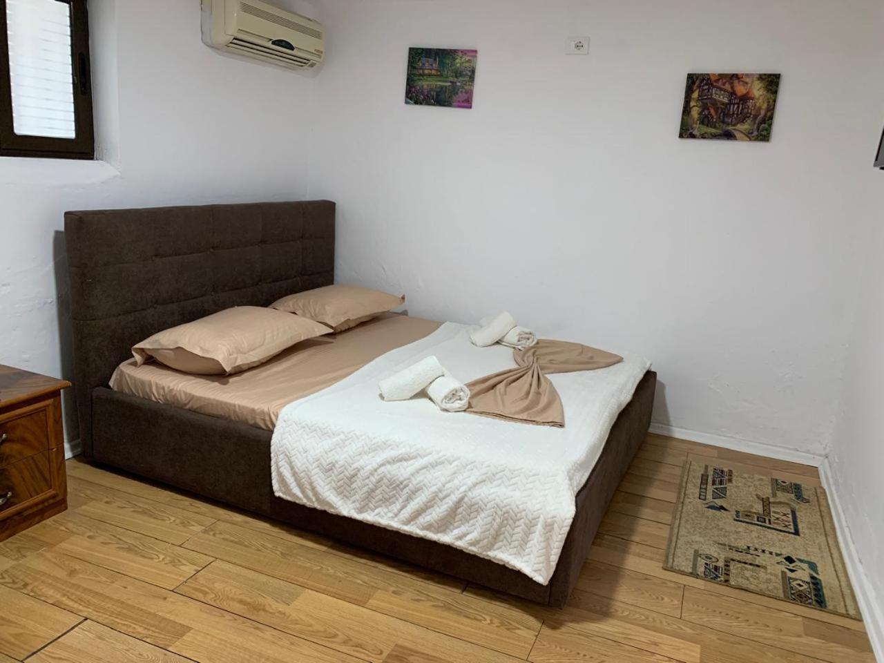 Guesthouse N&B Берат Екстериор снимка