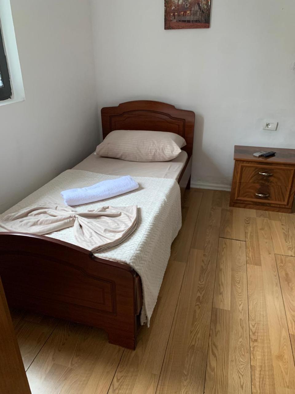 Guesthouse N&B Берат Екстериор снимка